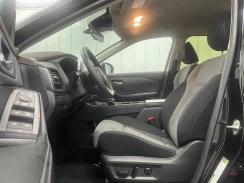 Used 2023 Nissan Rogue SV AWD/4WD image 11