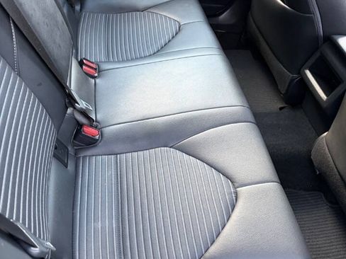 Used 2018 Toyota Camry SE w/ Moonroof Package FWD image 8