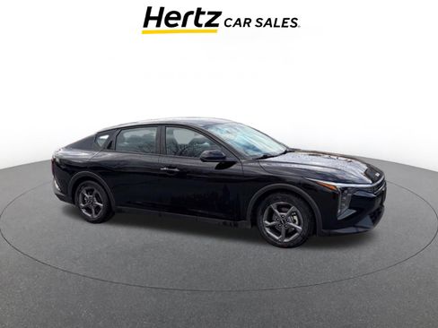 Used 2025 Kia K4 LXS image 1