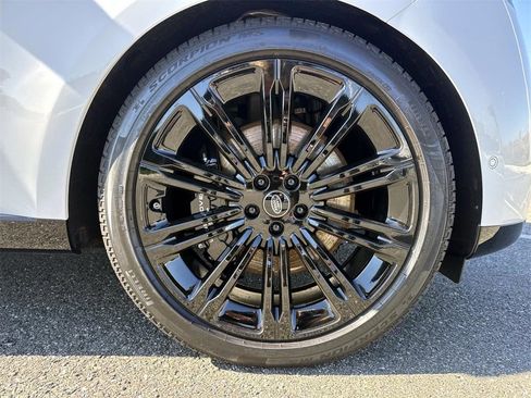 New 2025 Land Rover Range Rover Long Wheelbase SE image 10