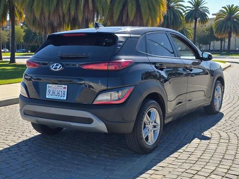 Used 2023 Hyundai Kona SE w/ Cargo Package image 5