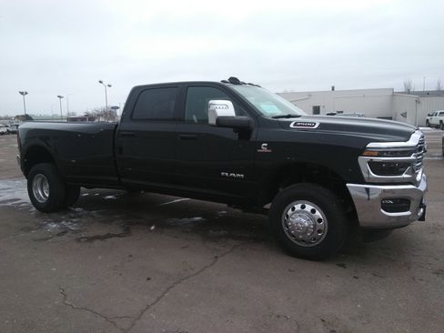 New 2026 RAM 3500 Laramie w/ Towing Technology Group image 4