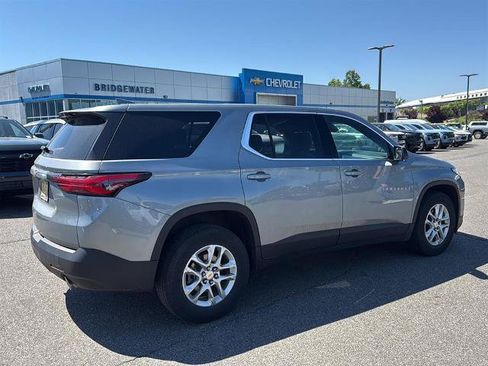 Used 2023 Chevrolet Traverse LS FWD image 7