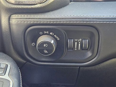 Used 2023 RAM 3500 Limited image 20