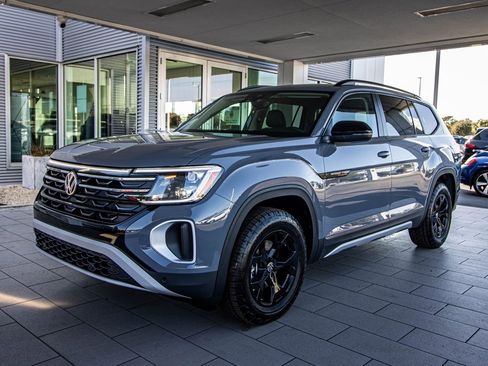 New 2026 Volkswagen Atlas Peak Edition image 11