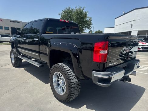 Used 2019 GMC Sierra 2500 SLT w/ Duramax Plus Package AWD/4WD image 2