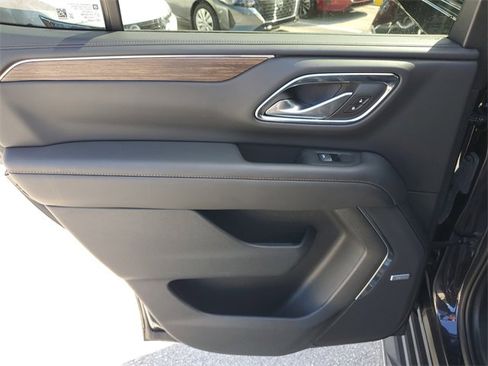 Used 2022 Chevrolet Tahoe High Country image 11