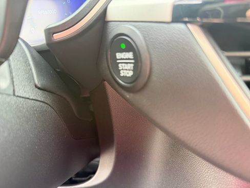 Used 2022 Ford Escape SEL w/ Technology Package AWD/4WD image 21