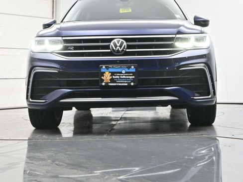 Used 2024 Volkswagen Tiguan SEL R-Line AWD/4WD image 29