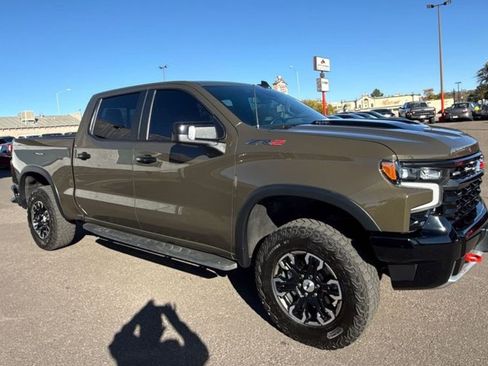 Used 2023 Chevrolet Silverado 1500 ZR2 image 8