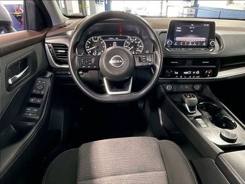 Used 2023 Nissan Rogue SV AWD/4WD image 18