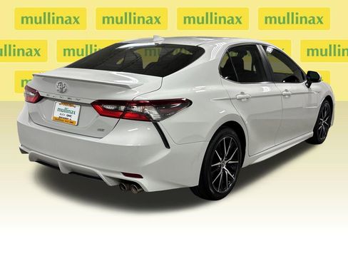 Used 2024 Toyota Camry SE w/ Convenience Package FWD image 20