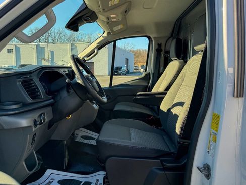 Used 2024 Ford E-Transit Low Roof image 24