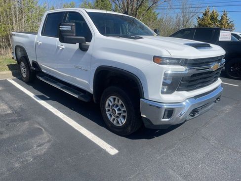 Used 2025 Chevrolet Silverado 2500 LT w/ Convenience Package image 3