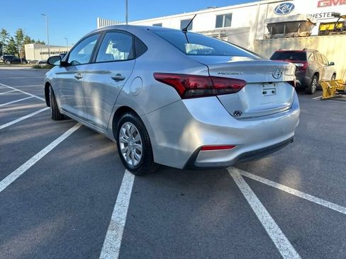 Used 2020 Hyundai Accent SE FWD image 3