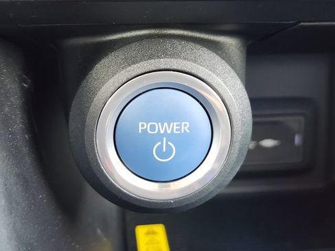 Used 2021 Toyota Venza LE AWD/4WD image 35