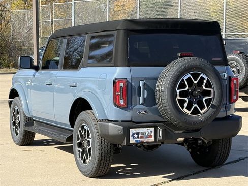 New 2025 Ford Bronco Outer Banks image 3