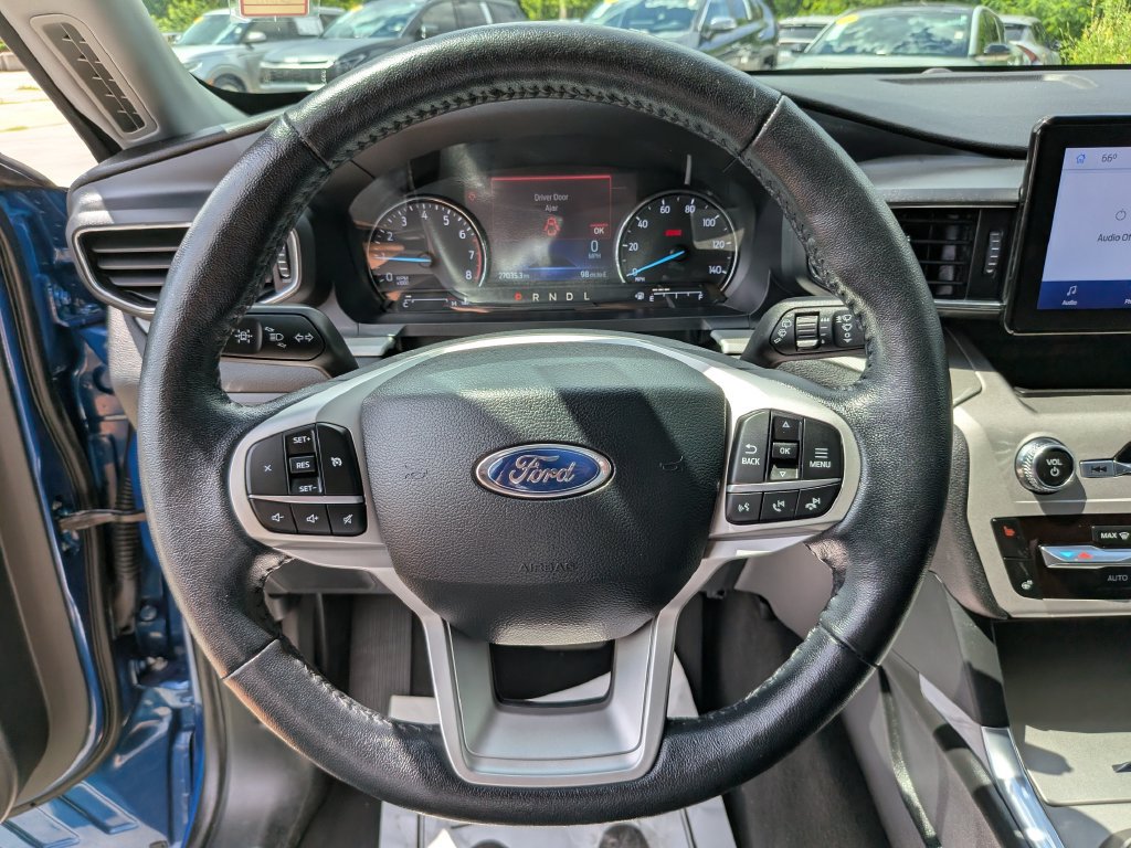Used 2023 Ford Explorer XLT w/ Equipment Group 202A RWD image 31
