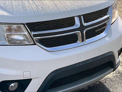 Used 2019 Dodge Journey SE w/ Connectivity Group image 25