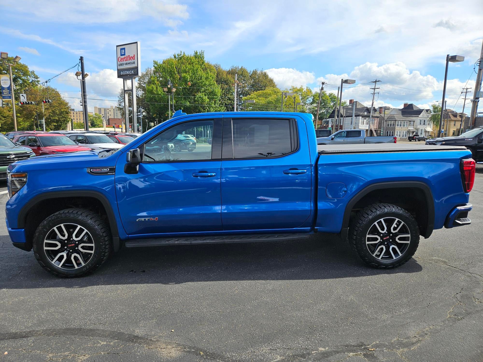 Used 2022 GMC Sierra 1500 AT4 w/ AT4 Premium Package AWD/4WD image 10
