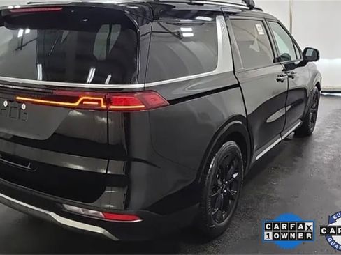 Used 2024 Kia Carnival SX Prestige image 4