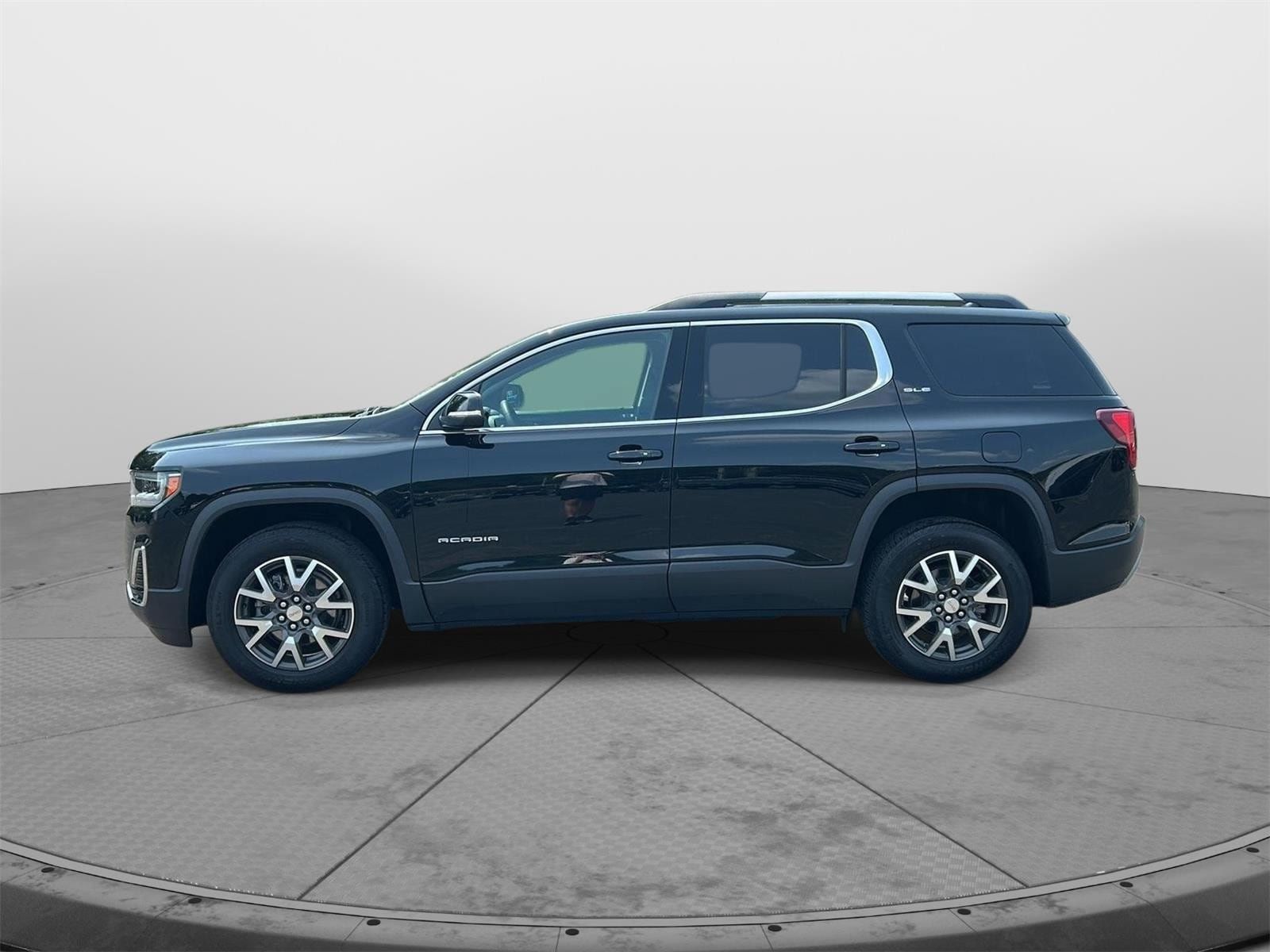 Used 2023 GMC Acadia SLE w/ Driver Convenience Package AWD/4WD image 2