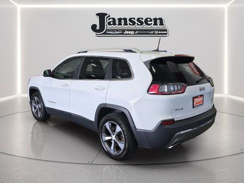 Used 2019 Jeep Cherokee Limited w/ Luxury Group AWD/4WD image 3