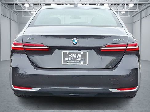 Certified 2026 BMW 530i xDrive w/ Premium Package AWD/4WD image 5