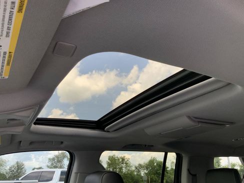 Used 2018 GMC Yukon XL Denali w/ Denali Ultimate Package AWD/4WD image 53