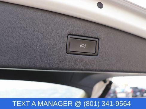 Used 2024 Volkswagen Tiguan SE image 12