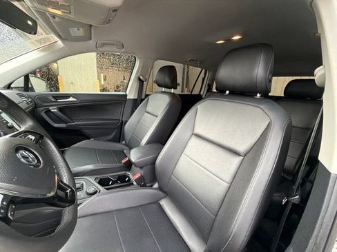 Used 2020 Volkswagen Tiguan SE AWD/4WD image 19