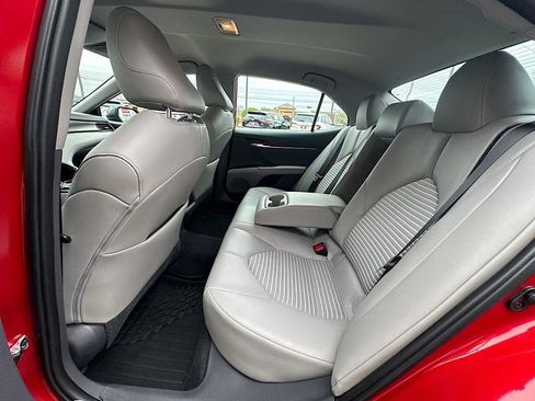 Used 2020 Toyota Camry SE image 16