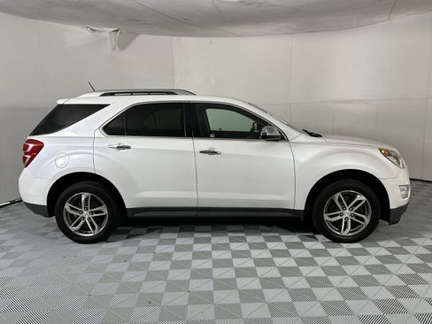 Used 2017 Chevrolet Equinox Premier w/ Enhanced Convenience Package FWD image 9