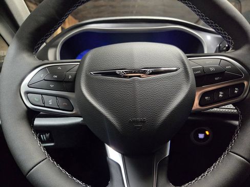 New 2026 Chrysler Pacifica Select FWD image 6