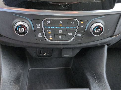 Used 2020 Chevrolet Traverse LS FWD image 17