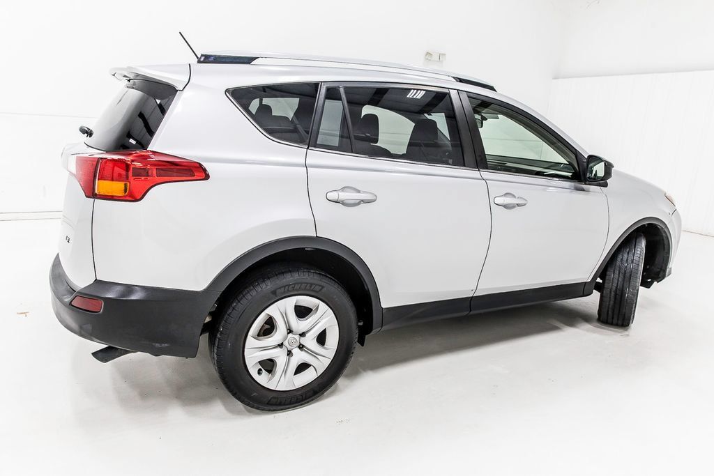 Used 2014 Toyota RAV4 LE FWD image 8