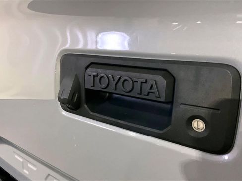 Used 2021 Toyota Tacoma TRD Sport image 9