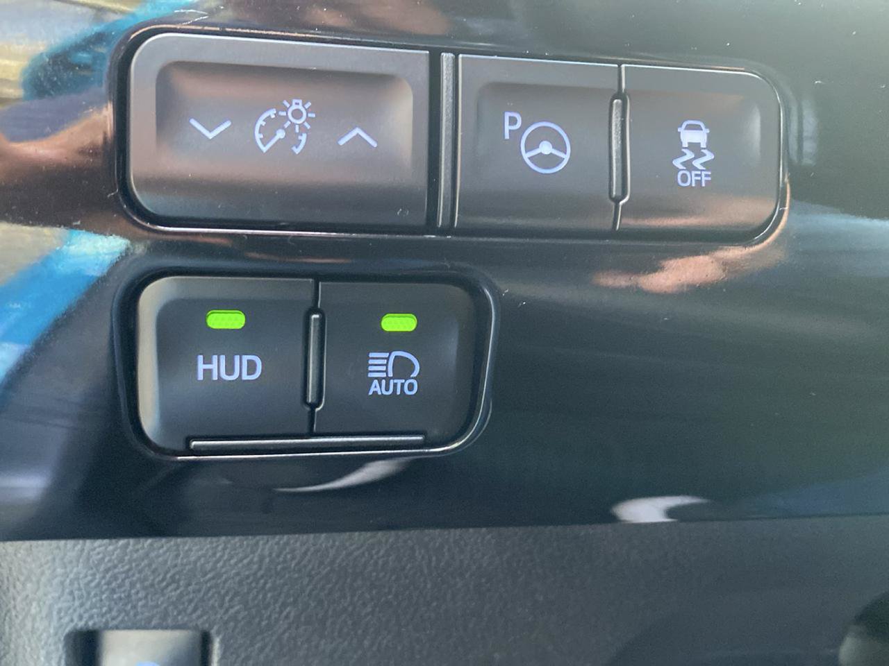 Used 2022 Toyota Prius Prime Limited FWD image 19