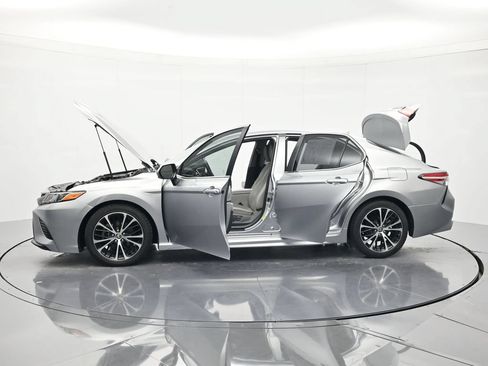 Used 2020 Toyota Camry SE w/ Convenience Package FWD image 46