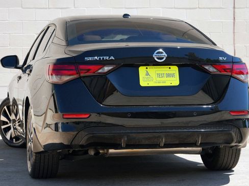 Used 2023 Nissan Sentra SV w/ SV Premium Package image 5