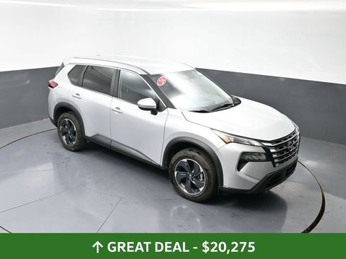 Used 2024 Nissan Rogue SV image 44