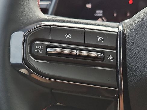 Certified 2024 GMC Canyon AT4X image 21