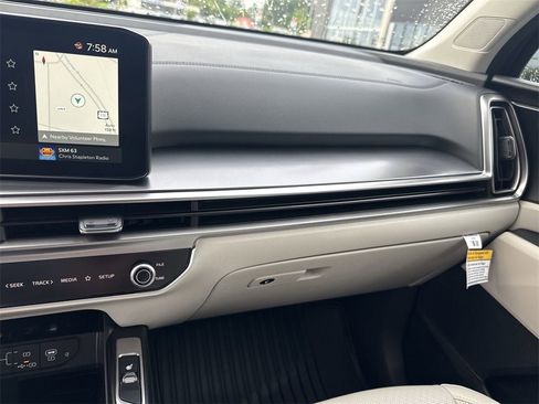 New 2025 Kia Sorento S image 11