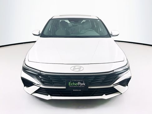 Used 2025 Hyundai Elantra SEL FWD image 2