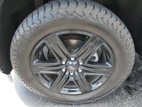 Used 2020 Ford Expedition XLT w/ Equipment Group 202A AWD/4WD image 10