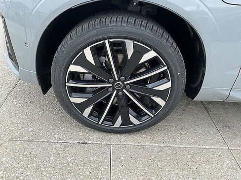 New 2026 Volvo XC60 T8 Ultra w/ Climate Package AWD/4WD image 12