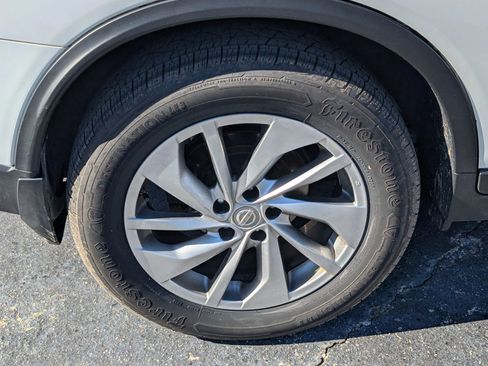 Used 2015 Nissan Rogue SL w/ SL Premium Package image 8