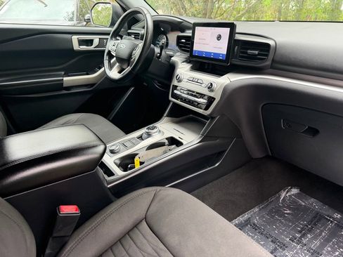 Used 2021 Ford Explorer XLT image 11