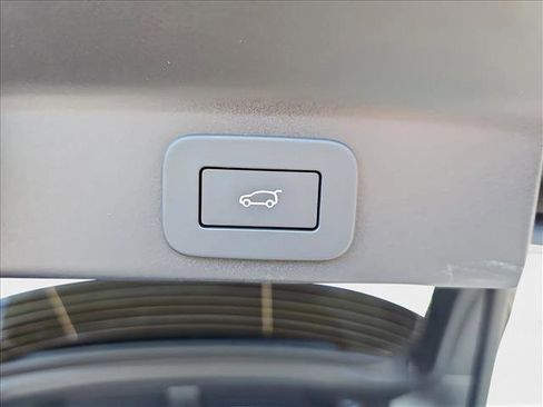 New 2026 Jaguar F-PACE R-Dynamic S image 10