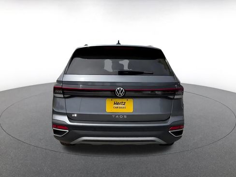 Used 2025 Volkswagen Taos SE FWD image 12